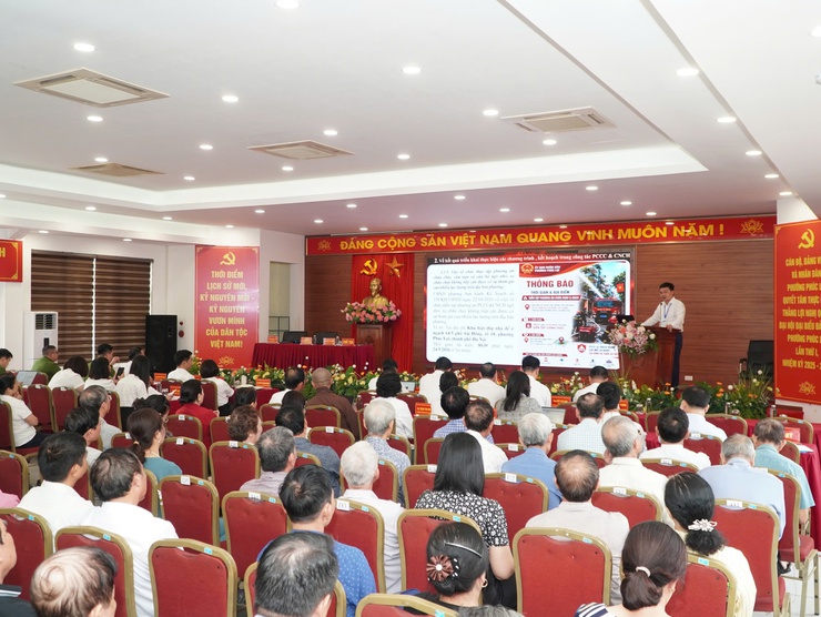 Thường trực HĐND phường Phúc Lợi tiếp xúc cử tri chuyên đề phòng cháy, chữa cháy và cứu nạn, cứu hộ- Ảnh 2.