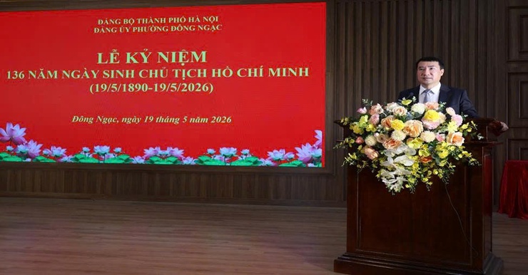 Đảng ủy phường Đông Ngạc tổ chức Lễ kỷ niệm 136 năm ngày sinh Chủ tịch Hồ Chí Minh và trao tặng Huy hiệu Đảng đợt 19/5/2026- Ảnh 1.
