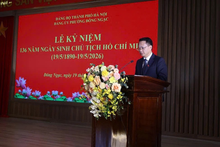 Đảng ủy phường Đông Ngạc tổ chức Lễ kỷ niệm 136 năm ngày sinh Chủ tịch Hồ Chí Minh và trao tặng Huy hiệu Đảng đợt 19/5/2026- Ảnh 4.