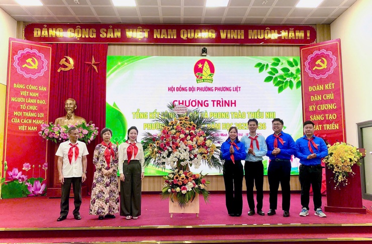 Đoàn thanh niên - Hội đồng Đội phường Phương Liệt tổ chức chương trình Tổng kết công tác Đội và phong trào Thiếu nhi phường Phương Liệt năm học 2025 - 2026, Kỷ niệm 85 năm Ngày thành lập Đội TNTP Hồ Chí Minh.- Ảnh 1.
