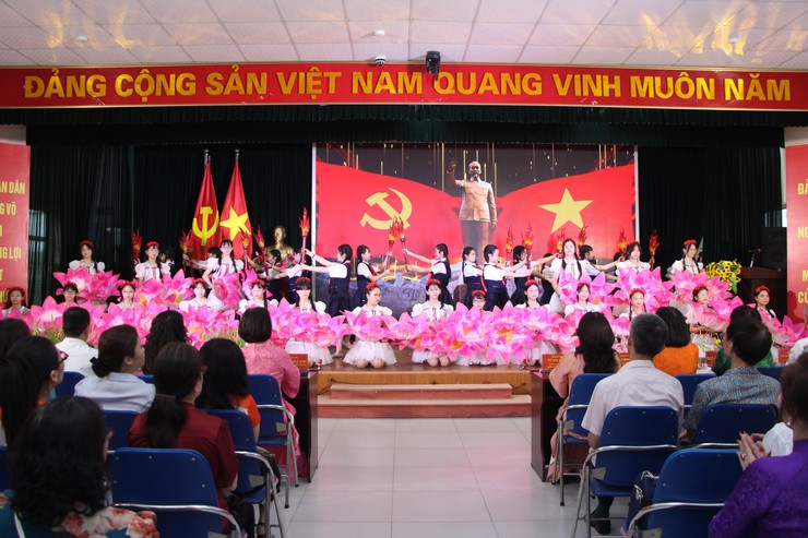 Chung khảo Hội thi “Báo cáo viên, tuyên truyền viên giỏi” phường Giảng Võ năm 2026 

- Ảnh 24.