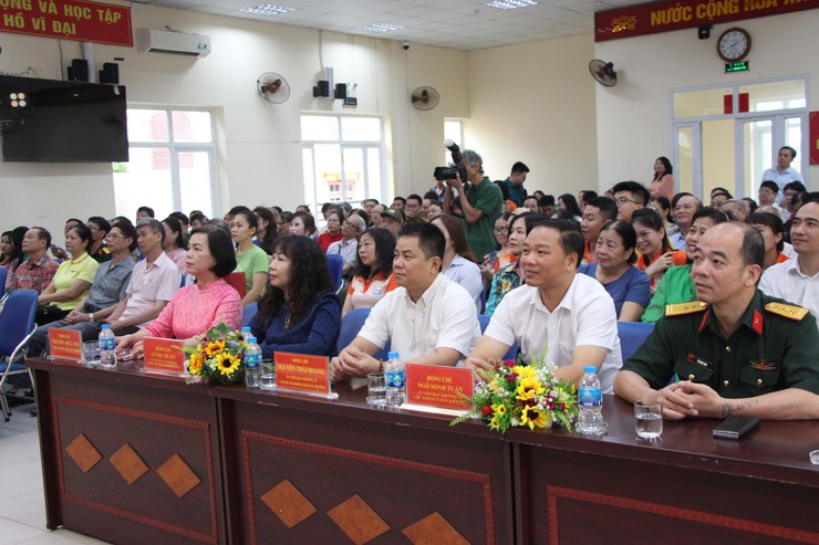 Chung khảo Hội thi “Báo cáo viên, tuyên truyền viên giỏi” phường Giảng Võ năm 2026 

- Ảnh 15.