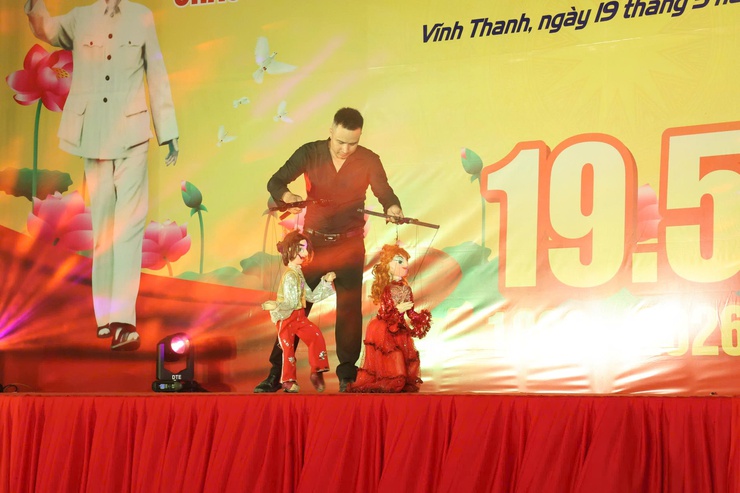 Xã Vĩnh Thanh tổ chức Chương trình nghệ thuật chào mừng kỷ niệm 136 năm Ngày sinh Chủ tịch Hồ Chí Minh (19/5/1890 - 19/5/2026).- Ảnh 2.