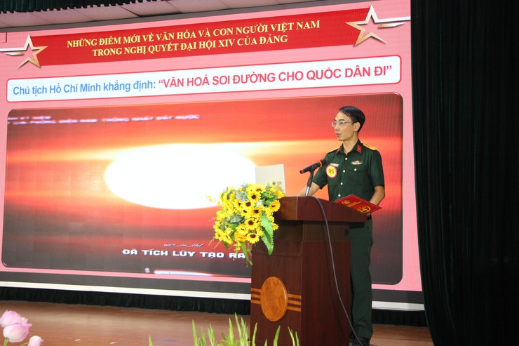 Chung khảo Hội thi “Báo cáo viên, tuyên truyền viên giỏi” phường Giảng Võ năm 2026 

- Ảnh 10.