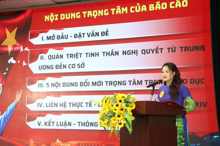 Chung khảo Hội thi “Báo cáo viên, tuyên truyền viên giỏi” phường Giảng Võ năm 2026 

- Ảnh 9.