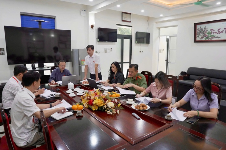 Ban Văn hóa – Xã hội HĐND xã Thiên Lộc khảo sát việc thực hiện Đề án toàn dân tham gia bảo vệ Quốc phòng - An ninh tại Trường THPT Bắc Thăng Long.- Ảnh 2.