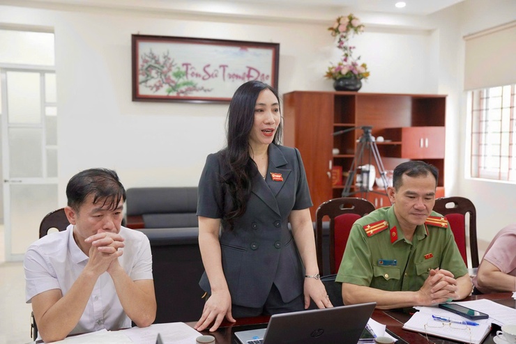 Ban Văn hóa – Xã hội HĐND xã Thiên Lộc khảo sát việc thực hiện Đề án toàn dân tham gia bảo vệ Quốc phòng - An ninh tại Trường THPT Bắc Thăng Long.- Ảnh 7.