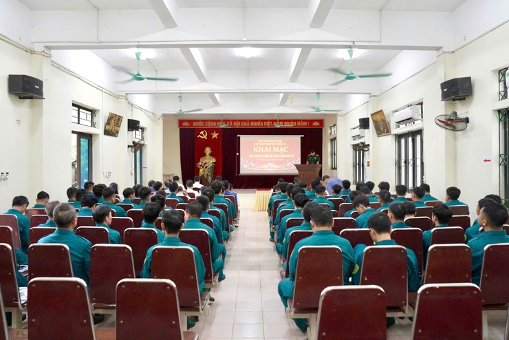 Khai mạc huấn luyện dân quân cơ động xã Thiên Lộc năm 2026- Ảnh 1.