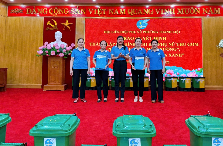 Hội LHPN phường Thanh Liệt gắn biển mô hình “Ngôi nhà xanh” chào mừng Đại hội đại biểu phụ nữ toàn quốc lần thứ XIV- Ảnh 3.