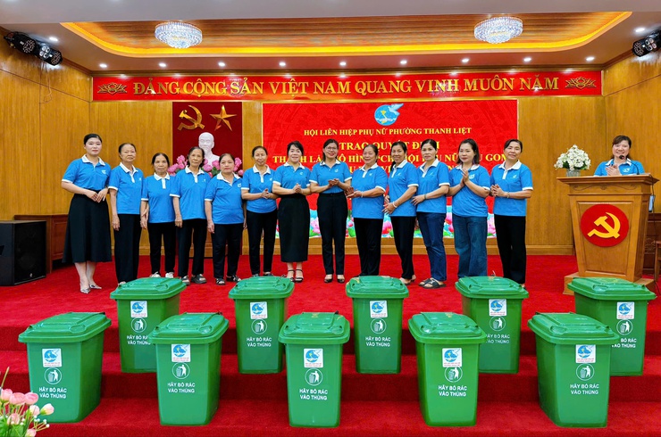 Hội LHPN phường Thanh Liệt gắn biển mô hình “Ngôi nhà xanh” chào mừng Đại hội đại biểu phụ nữ toàn quốc lần thứ XIV- Ảnh 11.