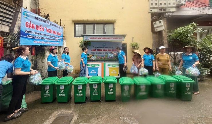 Hội LHPN phường Thanh Liệt gắn biển mô hình “Ngôi nhà xanh” chào mừng Đại hội đại biểu phụ nữ toàn quốc lần thứ XIV- Ảnh 9.