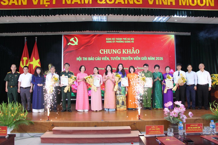 Chung khảo Hội thi “Báo cáo viên, tuyên truyền viên giỏi” phường Giảng Võ năm 2026 

- Ảnh 23.