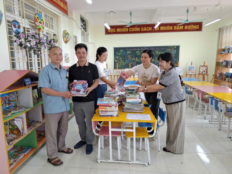 Lan toả văn hoá đọc thông qua hoạt động luân chuyển sách tới trường học- Ảnh 2.