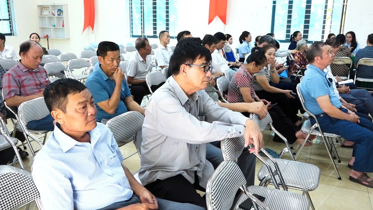 VẬN HÀNH MÔ HÌNH "TỔ HÀNH CHÍNH CÔNG XUNG KÍCH": MANG DỊCH VỤ CÔNG ĐẾN GẦN NGƯỜI CÓ CÔNG, GIA ĐÌNH CHÍNH SÁCH VÀ NGƯỜI YẾU THẾ TẠI XÃ DÂN HÒA- Ảnh 6.