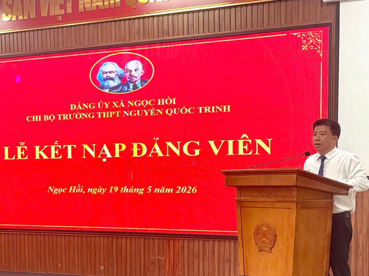 Chi bộ Trường THPT Nguyễn Quốc Trinh tổ chức lễ kết nạp Đảng viên mới cho học sinh ưu tú- Ảnh 3.