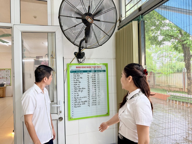 XÃ VĨNH THANH: GIÁM SÁT CÔNG TÁC BẢO ĐẢM AN TOÀN THỰC PHẨM TẠI TRƯỜNG MẦM NON HẢI BỐI- Ảnh 5.