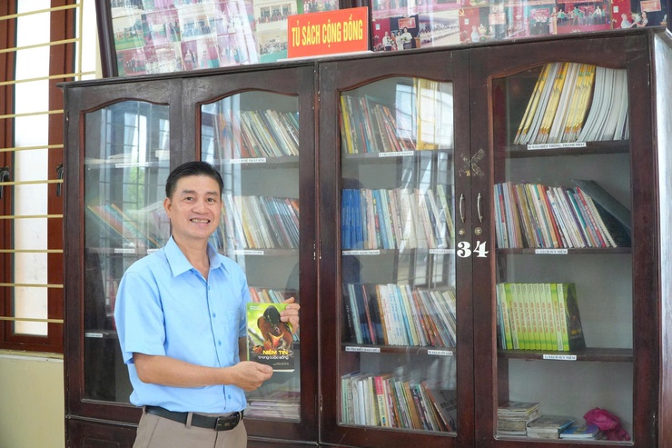TỦ SÁCH CỘNG ĐỒNG Ở THÔN TRUNG HÒA – "ĐIỂM HẸN" KẾT NỐI TRI THỨC TỪ NHỮNG ĐIỀU GIẢN DỊ NHẤT- Ảnh 2.