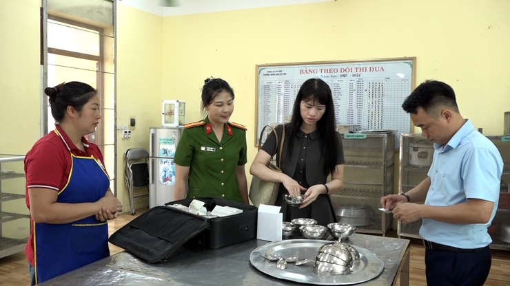 Xã Mỹ Đức tăng cường kiểm tra an toàn thực phẩm tại các bếp ăn tập thể trường học và các cơ sở cung cấp nguyên liệu thực phẩm, cơ sở chế biến suất ăn sẵn cho các trường&nbsp; học- Ảnh 36.