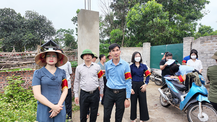 XÃ THẠCH THẤT TỔ CHỨC CƯỠNG CHẾ XỬ LÝ CÁC TRƯỜNG HỢP VI PHẠM ĐẤT ĐAI (ĐỢT 2)- Ảnh 4.