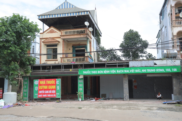 Lãnh đạo xã Phú Nghĩa trực tiếp đến các hộ gia đình đề tuyên truyền, vận động bàn giao mặt bằng Dự án cải tạo, nâng cấp Quốc lộ 6 đoạn Ba La – Xuân Mai- Ảnh 1.