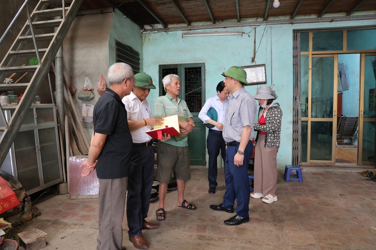 Lãnh đạo xã Phú Nghĩa trực tiếp đến các hộ gia đình đề tuyên truyền, vận động bàn giao mặt bằng Dự án cải tạo, nâng cấp Quốc lộ 6 đoạn Ba La – Xuân Mai- Ảnh 5.