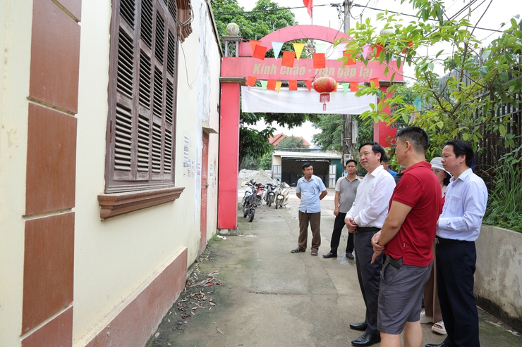 Lãnh đạo xã Phú Nghĩa trực tiếp đến các hộ gia đình đề tuyên truyền, vận động bàn giao mặt bằng Dự án cải tạo, nâng cấp Quốc lộ 6 đoạn Ba La – Xuân Mai- Ảnh 10.