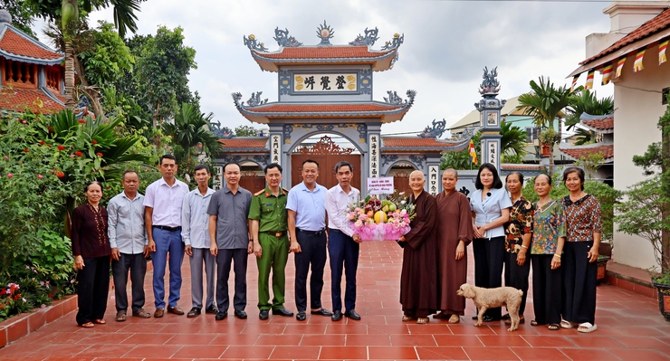 Đoài Phương thăm, tặng quà các cơ sở Phật giáo nhân dịp Đại lễ Phật đản Phật lịch 2570 – Dương lịch 2026

- Ảnh 1.