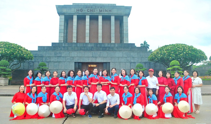 TRƯỜNG THCS THẠCH THÁN BÁO CÔNG DÂNG BÁC, TUYÊN DƯƠNG HỌC SINH XUẤT SẮC NĂM HỌC 2025 – 2026- Ảnh 11.