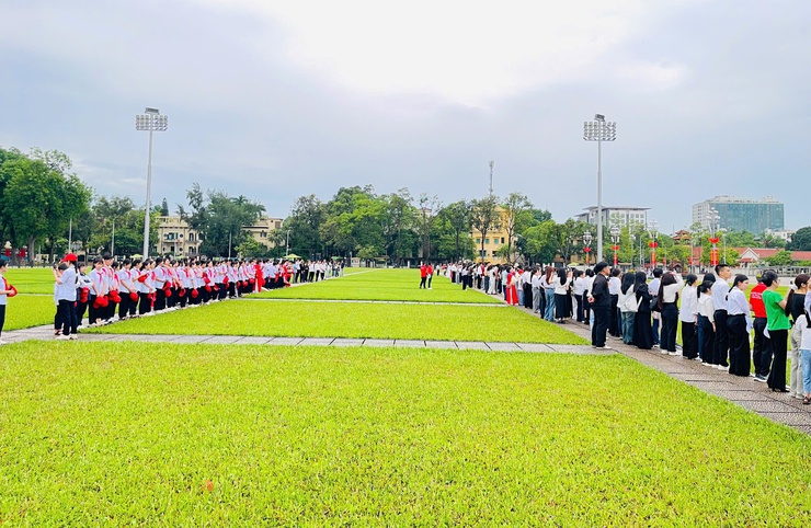 TRƯỜNG THCS THẠCH THÁN BÁO CÔNG DÂNG BÁC, TUYÊN DƯƠNG HỌC SINH XUẤT SẮC NĂM HỌC 2025 – 2026- Ảnh 13.