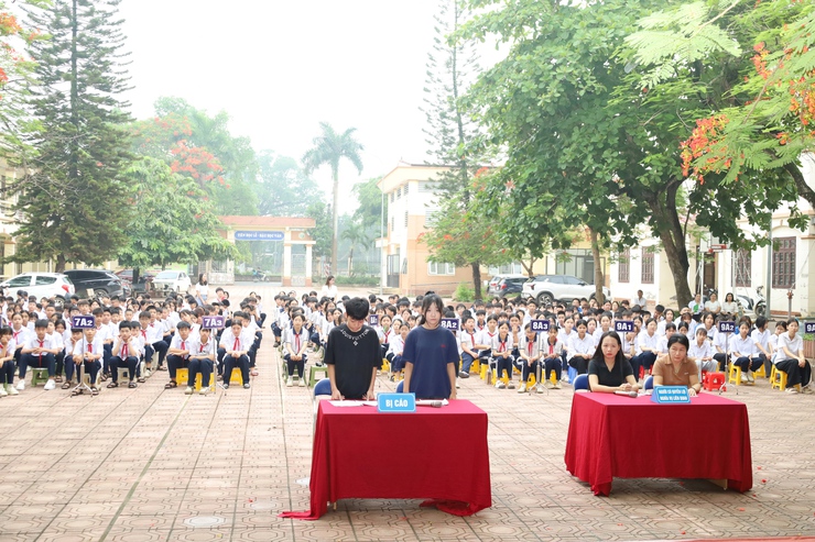 Phường Tùng Thiện tuyên truyền pháp luật về ma túy, thuốc lá điện tử và phòng chống bạo lực học đường- Ảnh 3.