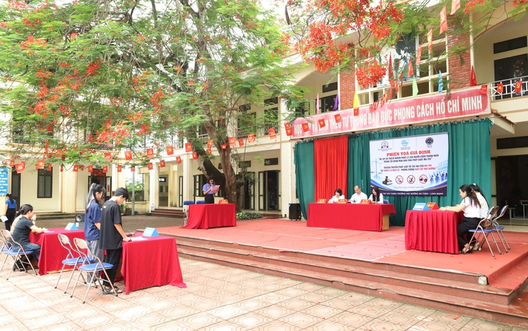 Phường Tùng Thiện tuyên truyền pháp luật về ma túy, thuốc lá điện tử và phòng chống bạo lực học đường- Ảnh 2.