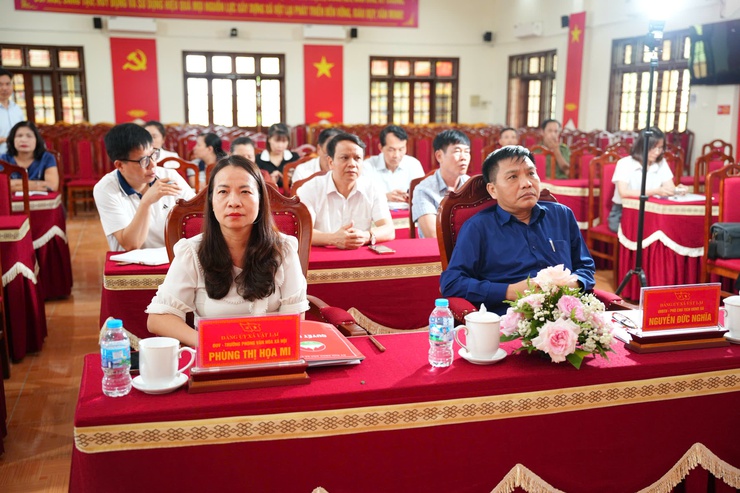 Xã Vật Lại triển khai ký kết kế hoạch phối hợp bảo vệ an ninh quốc gia, bảo đảm trật tự an toàn xã hội trong lĩnh vực giáo dục và y tế- Ảnh 1.