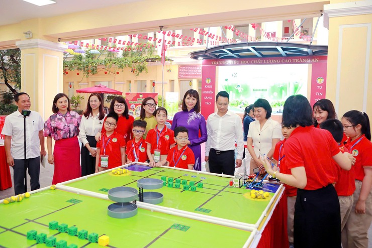 Sân chơi khoa học sáng tạo cho học sinh trung học cơ sở và Robotics cho học sinh tiểu học phường Hoàn Kiếm năm học 2025–2026- Ảnh 3.