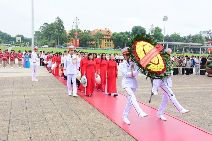 TRƯỜNG THCS THẠCH THÁN BÁO CÔNG DÂNG BÁC, TUYÊN DƯƠNG HỌC SINH XUẤT SẮC NĂM HỌC 2025 – 2026- Ảnh 3.