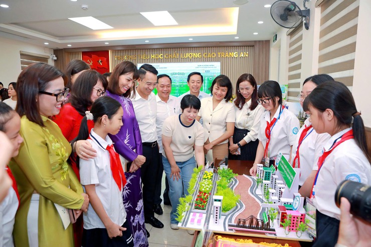 Sân chơi khoa học sáng tạo cho học sinh trung học cơ sở và Robotics cho học sinh tiểu học phường Hoàn Kiếm năm học 2025–2026- Ảnh 4.