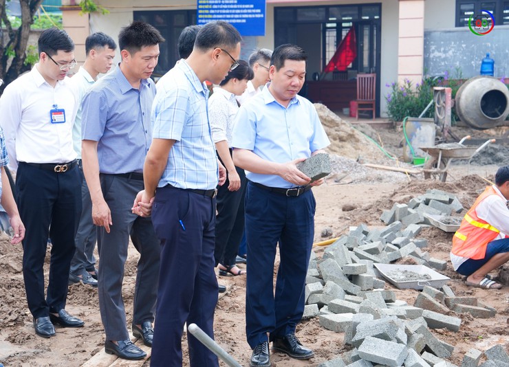 Lãnh đạo xã Quốc Oai kiểm tra tiến độ các dự án phát triển kinh tế - xã hội trên địa bàn- Ảnh 3.