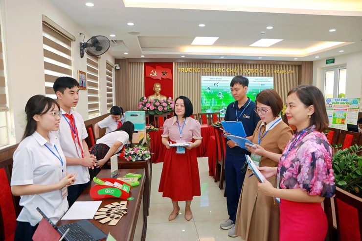 Sân chơi khoa học sáng tạo cho học sinh trung học cơ sở và Robotics cho học sinh tiểu học phường Hoàn Kiếm năm học 2025–2026- Ảnh 5.