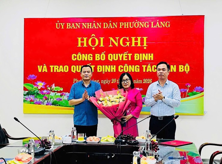 UBND PHƯỜNG LÁNG TỔ CHỨC HỘI NGHỊ CÔNG BỐ VÀ TRAO QUYẾT ĐỊNH CÔNG TÁC CÁN BỘ PHÒNG VĂN HÓA – XÃ HỘI - Ảnh 1.