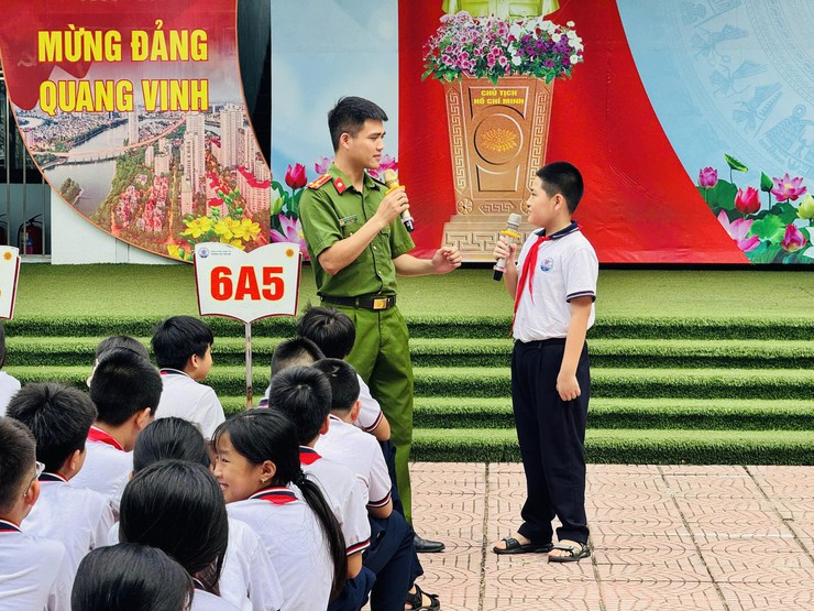 TRƯỜNG THCS TAM HIỆP TỔ CHỨC TUYÊN TRUYỀN PHÒNG CHÁY CHỮA CHÁY, CỨU NẠN CỨU HỘ, PHÒNG CHỐNG ĐUỐI NƯỚC VÀ TAI NẠN THƯƠNG TÍCH- Ảnh 4.