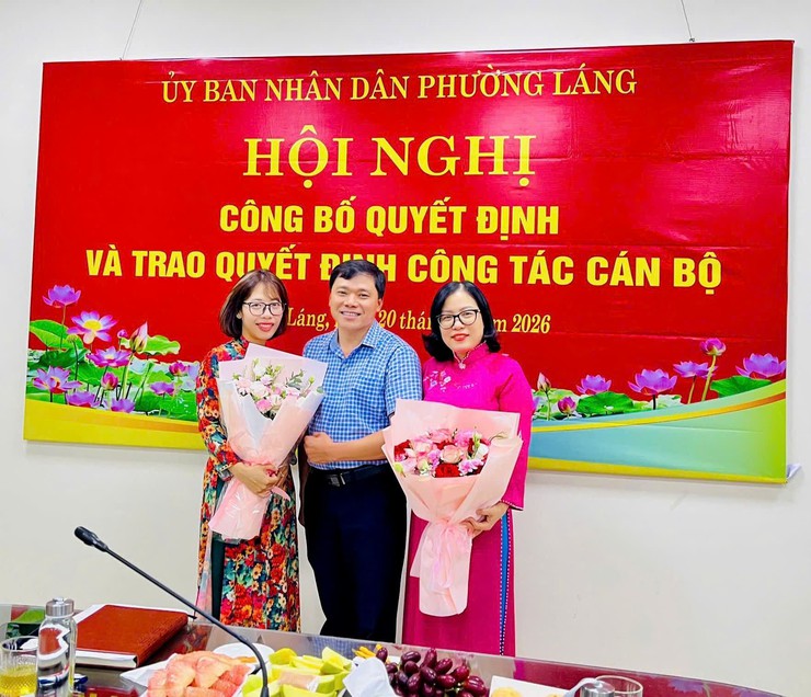 UBND PHƯỜNG LÁNG TỔ CHỨC HỘI NGHỊ CÔNG BỐ VÀ TRAO QUYẾT ĐỊNH CÔNG TÁC CÁN BỘ PHÒNG VĂN HÓA – XÃ HỘI - Ảnh 2.