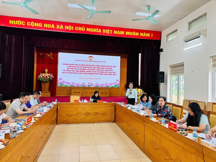 ỦY BAN MTTQ VIỆT NAM THÀNH PHỐ HÀ NỘI KHẢO SÁT CÔNG TÁC VẬN ĐỘNG, QUẢN LÝ VÀ SỬ DỤNG CÁC LOẠI QUỸ TẠI CÁC PHƯỜNG TÂY HỒ, PHÚ THƯỢNG, CẦU GIẤY, YÊN HÒA VÀ NGHĨA ĐÔ- Ảnh 6.