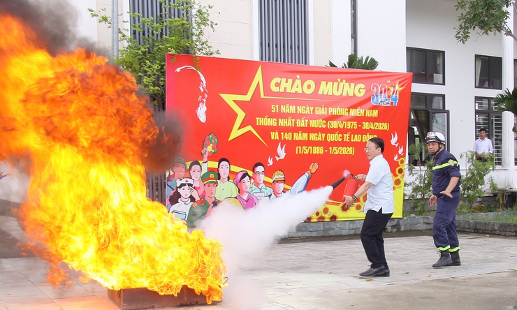 Hội nghị tuyên truyền, huấn luyện nghiệp vụ phòng cháy, chữa cháy và cứu nạn, cứu hộ trên địa bàn xã Phúc Sơn năm 2026.- Ảnh 3.