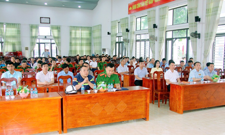 Hội nghị tuyên truyền, huấn luyện nghiệp vụ phòng cháy, chữa cháy và cứu nạn, cứu hộ trên địa bàn xã Phúc Sơn năm 2026.- Ảnh 1.