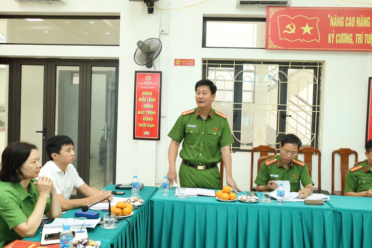 HĐND phường Tùng Thiện khảo sát, giám sát việc chỉ đạo và triển khai xử lý " 5 điểm nghẽn " trên địa bàn - Ảnh 6.