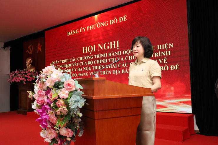 Phường Bồ Đề tổ chức Hội nghị quán triệt các Chương trình hành động thực hiện 9 Nghị quyết chiến lược của Bộ Chính trị, Chương trình của Thành ủy Hà Nội; triển khai các quy định về công tác cán bộ, đảng viên trên địa bàn phường- Ảnh 4.