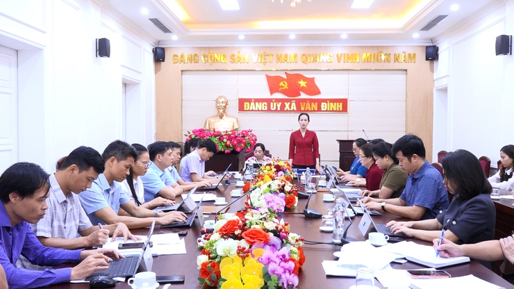 Thường trực Đảng ủy xã làm việc với UBND xã và các phòng chuyên môn- Ảnh 2.