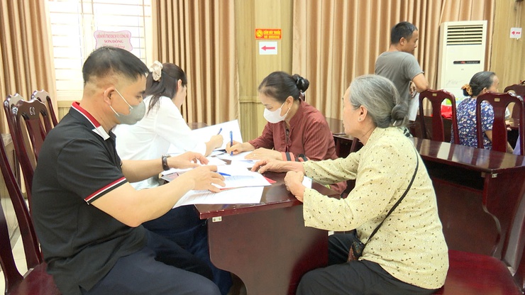 Xã Sơn Đồng đẩy nhanh triển khai Dự án xây dựng Trường THCS Sơn Đồng, chi trả gần 8 tỷ đồng bồi thường, hỗ trợ cho 58 hộ dân- Ảnh 2.