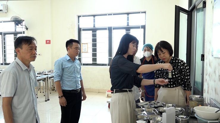 Xã Mỹ Đức tăng cường kiểm tra an toàn thực phẩm tại các bếp ăn tập thể trường học và các cơ sở cung cấp nguyên liệu thực phẩm, cơ sở chế biến suất ăn sẵn cho các trường&nbsp; học- Ảnh 17.