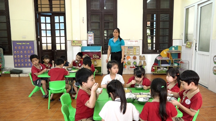 Xã Mỹ Đức tăng cường kiểm tra an toàn thực phẩm tại các bếp ăn tập thể trường học và các cơ sở cung cấp nguyên liệu thực phẩm, cơ sở chế biến suất ăn sẵn cho các trường&nbsp; học- Ảnh 19.