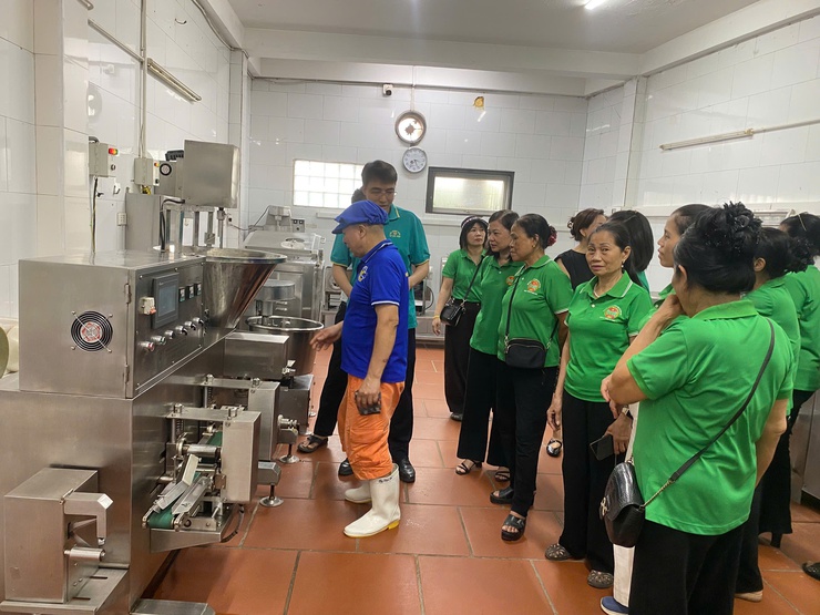 Hội Nông dân xã Thư Lâm học tập mô hình sản xuất – kinh doanh hiệu quả gắn với chuyển đổi số- Ảnh 5.
